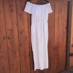 Open shoulder / Off shoulder Jumpsuit.